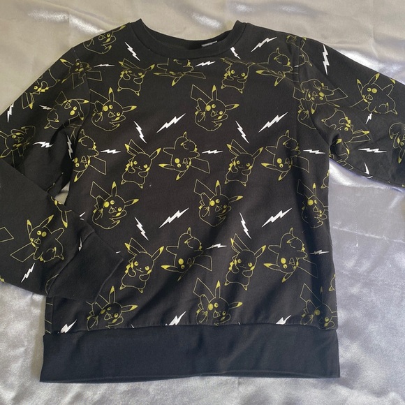 Pokemon Other - Pokemon Pikachu Sweatshirt Size M